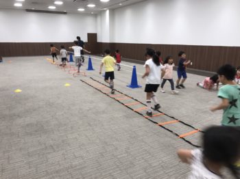 運動会,かけっこ,イオンモール,屋内